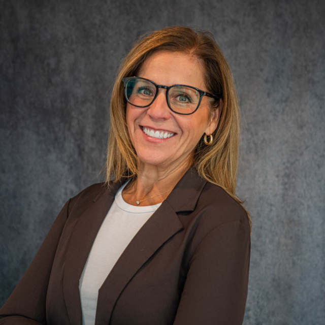 Tracie Samp, SNS